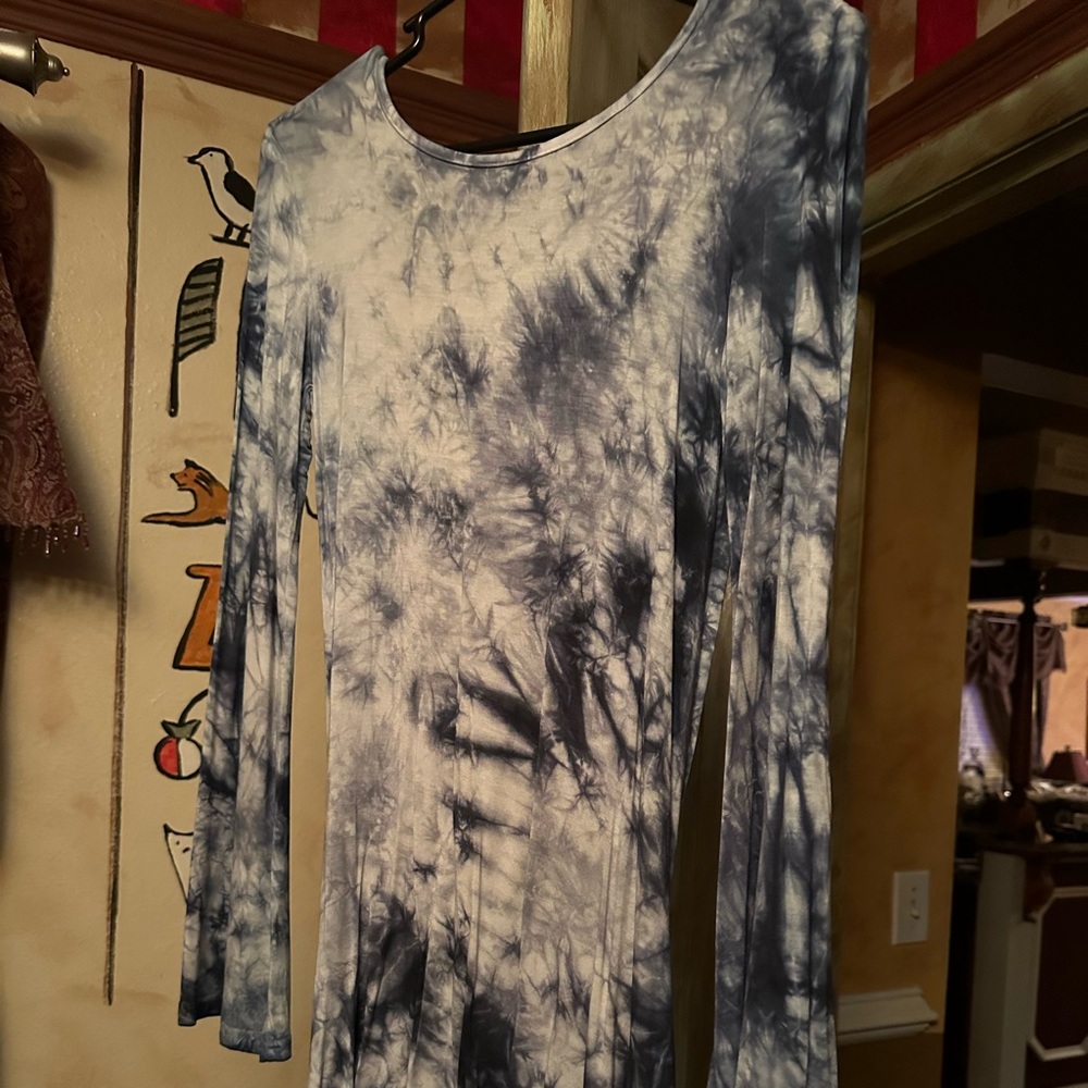 Tied eye dress backless